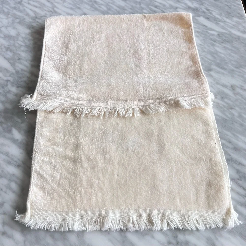 Vintage Embroidered Christmas Hand Towels 16x10